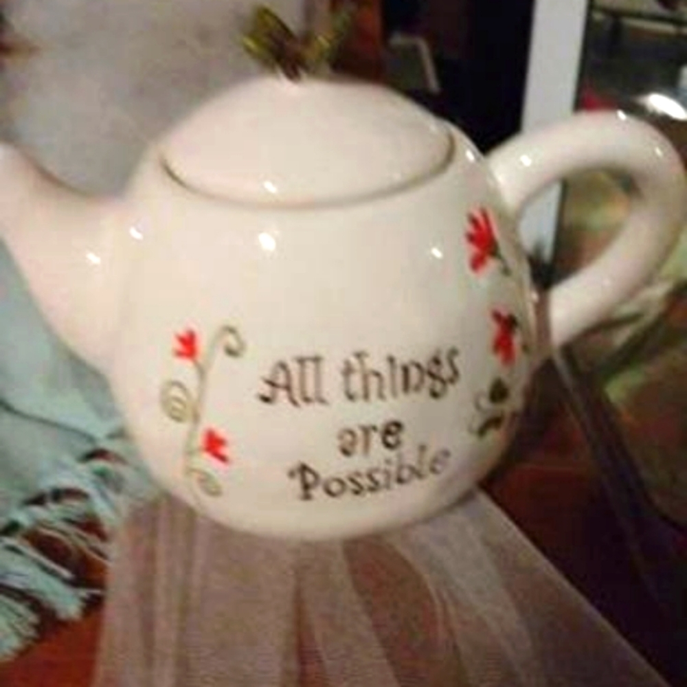 Teapot with nozzle